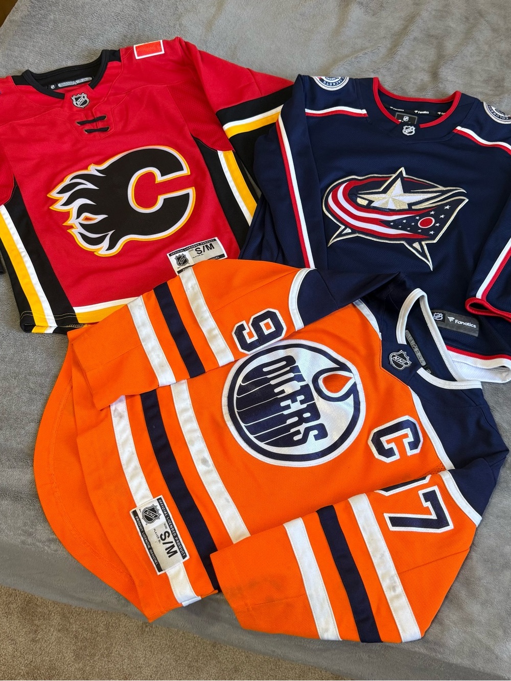 3 Hockey jersey Mcdavid Oilers Flames Blue Jackets NHL S/M Small Medium Youth